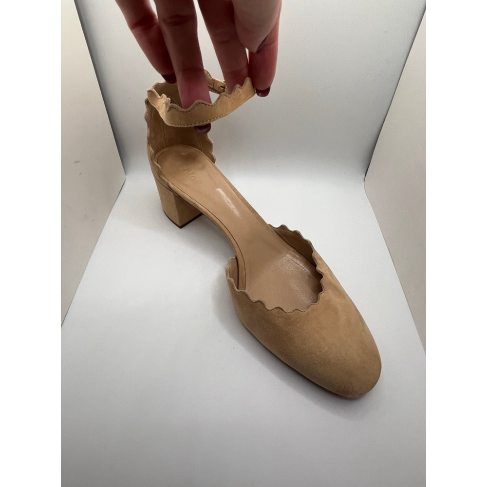 Women's Chloe Tan Suede Scalloped Ankle Strap Heels Size 39.5 - Picture 4 of 6
